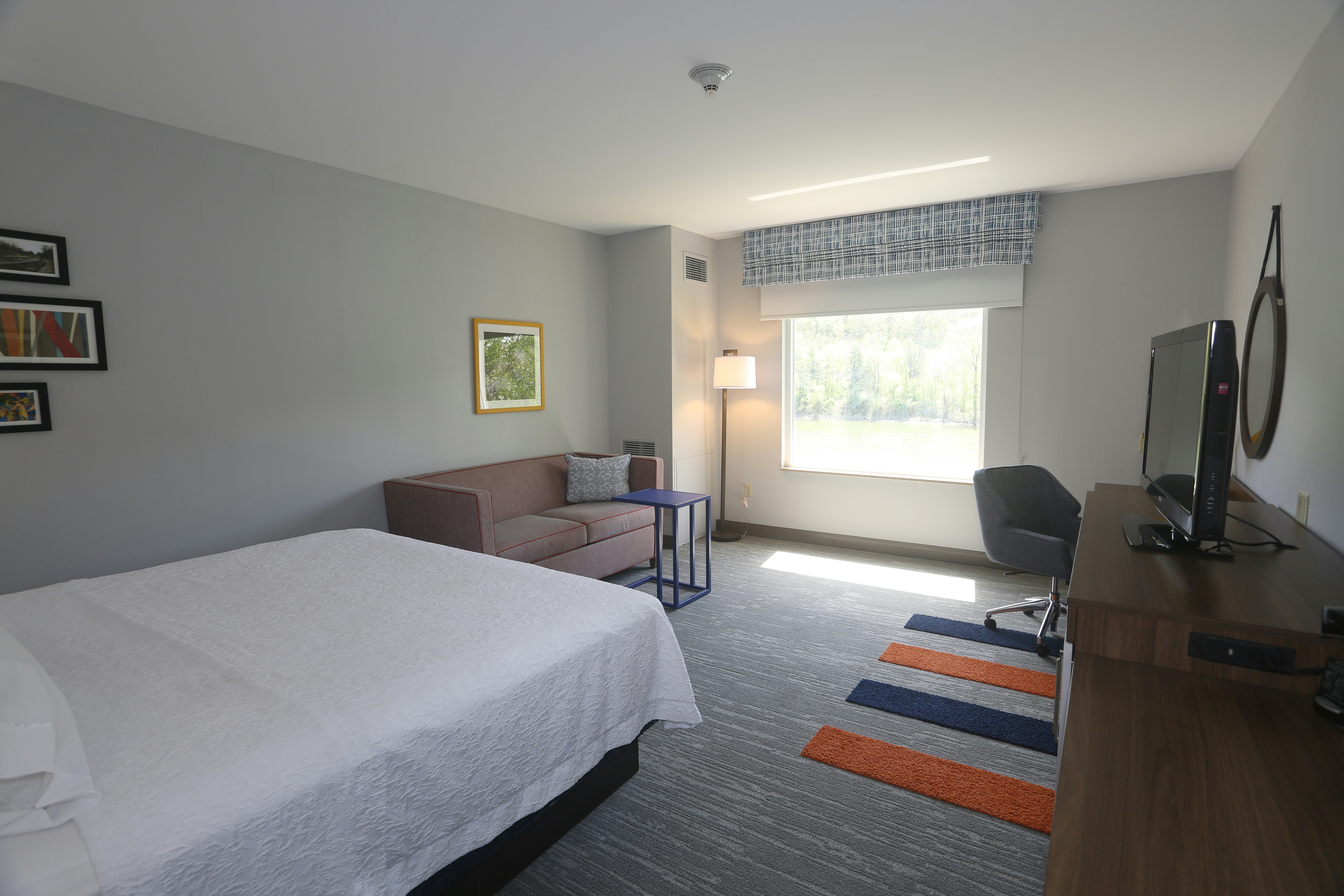 Study, King Bed