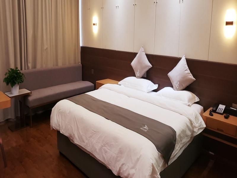 GreenTree Eastern Rizhao High Speed Railway Station Hotel 14/18