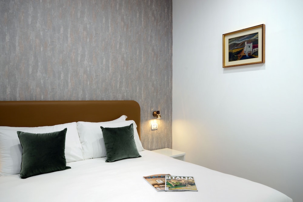 PREMIUM, DOUBLE BED, COURTYARD VIEW