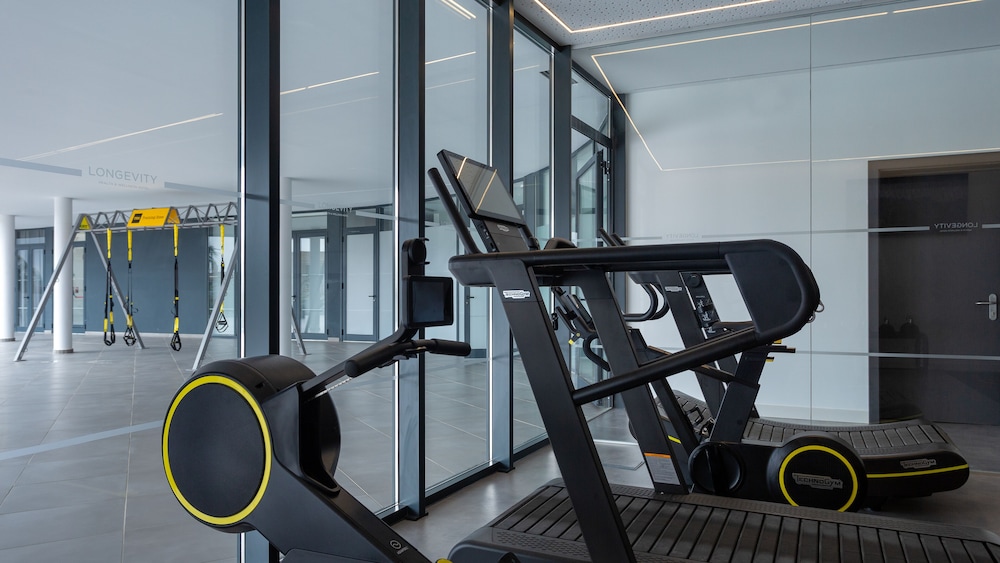 Longevity Health & Wellness Hotel 46/67
