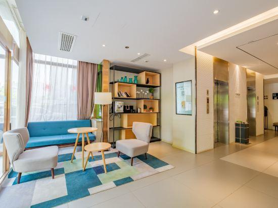 Home Inn (Tianjin West Railway Station) 22/25
