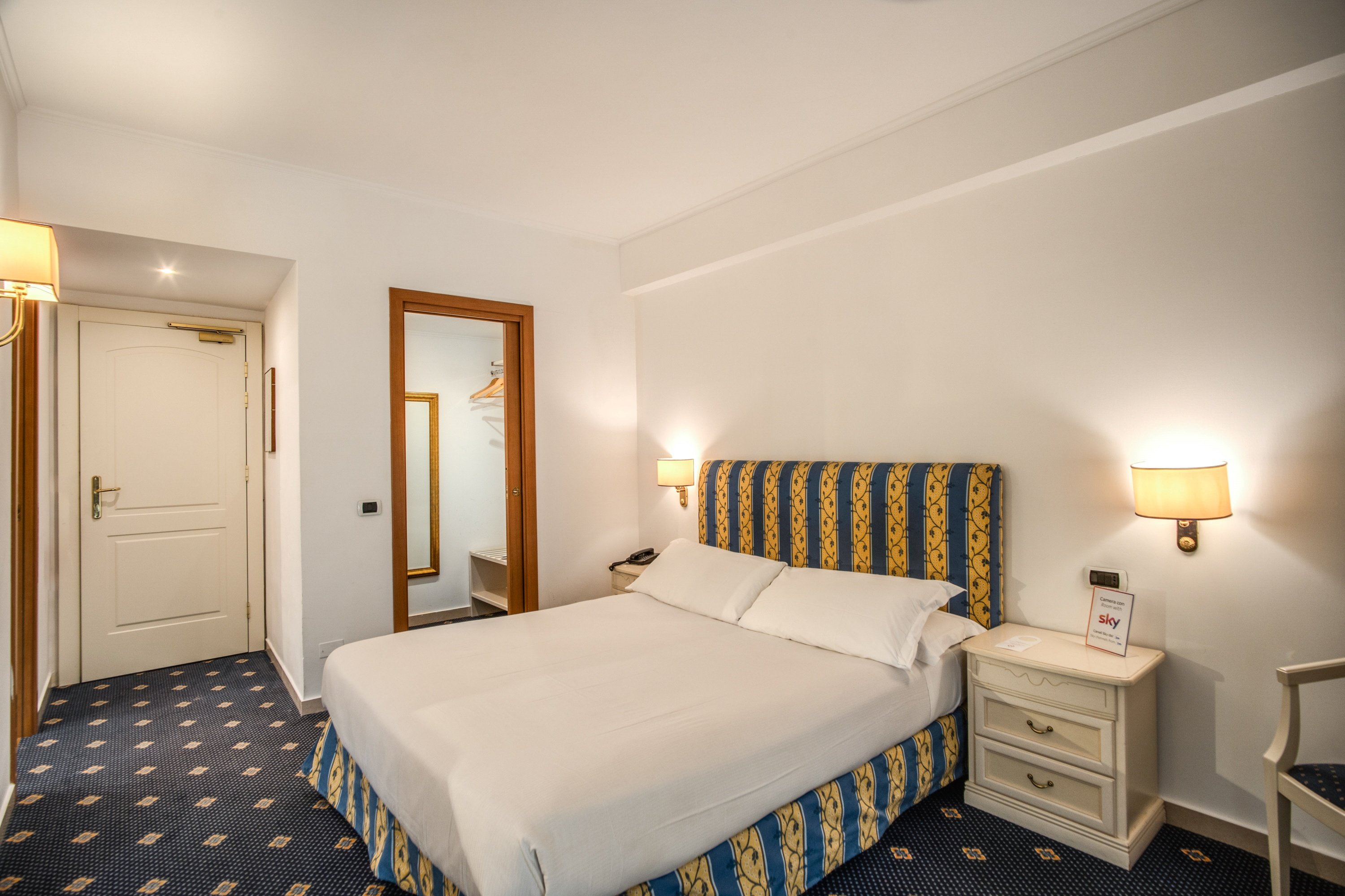 Napoleon Hotel 33/64