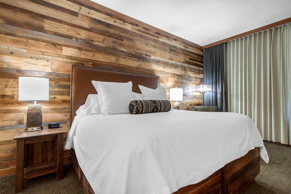 Norfolk Lodge Suites Ascend Hotel Collection 7/32