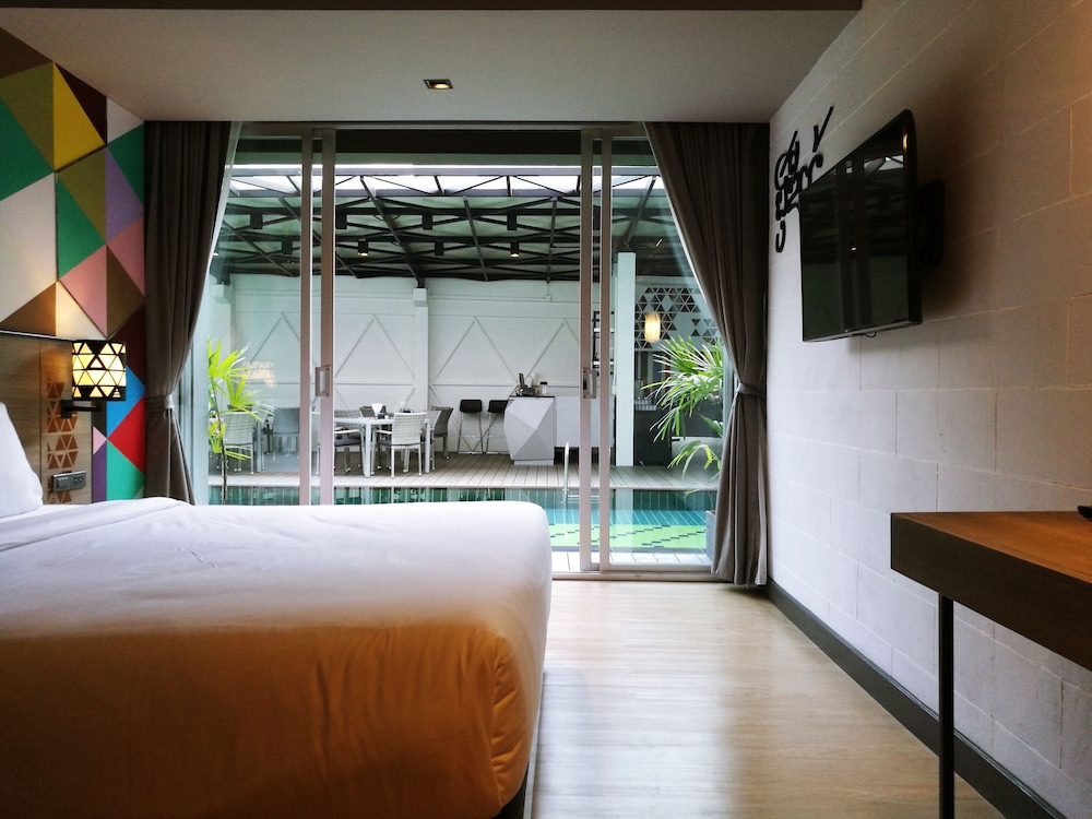 Ae Lana Chiang Mai Eclectic 50/64