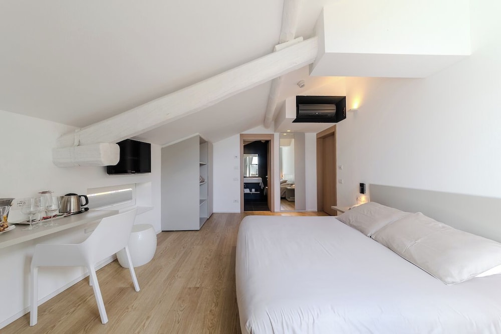Hotel Lago Di Garda 25/77