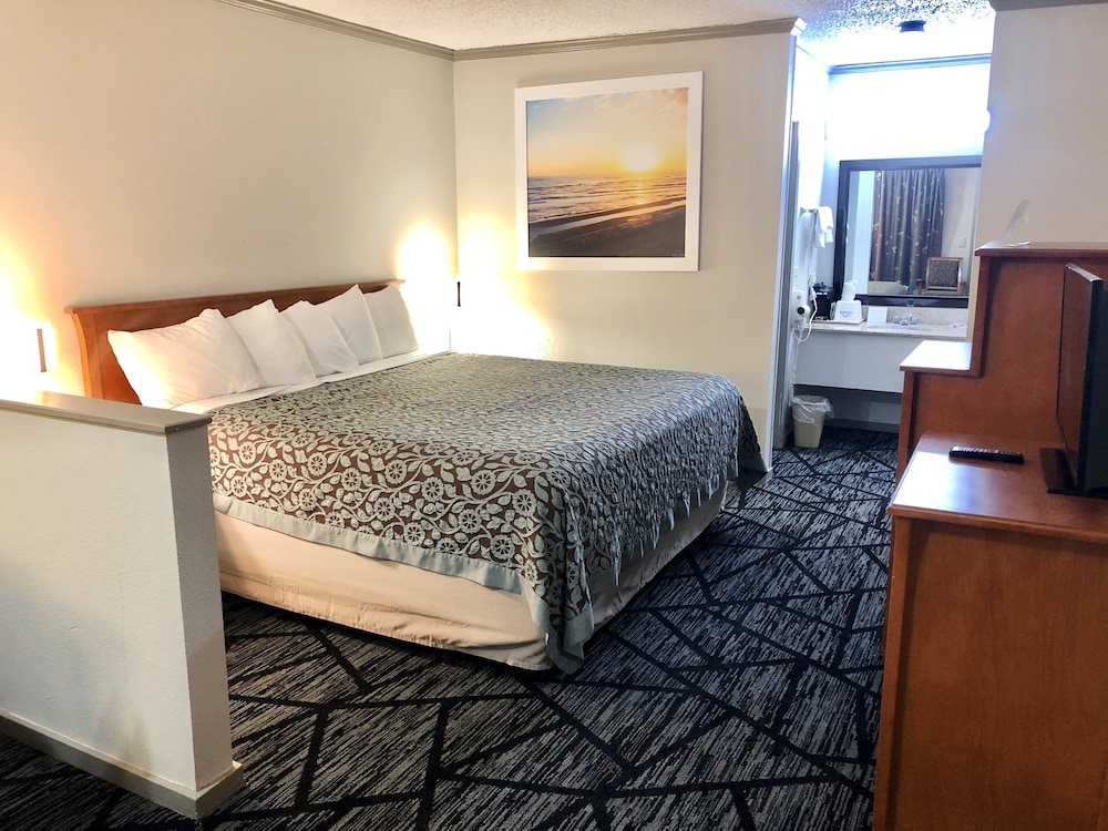 Days Inn by Wyndham Manning 8/16