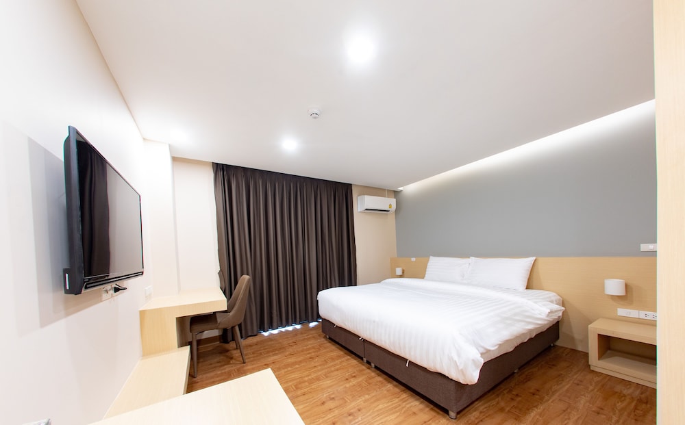 L2 Hotel 2/17