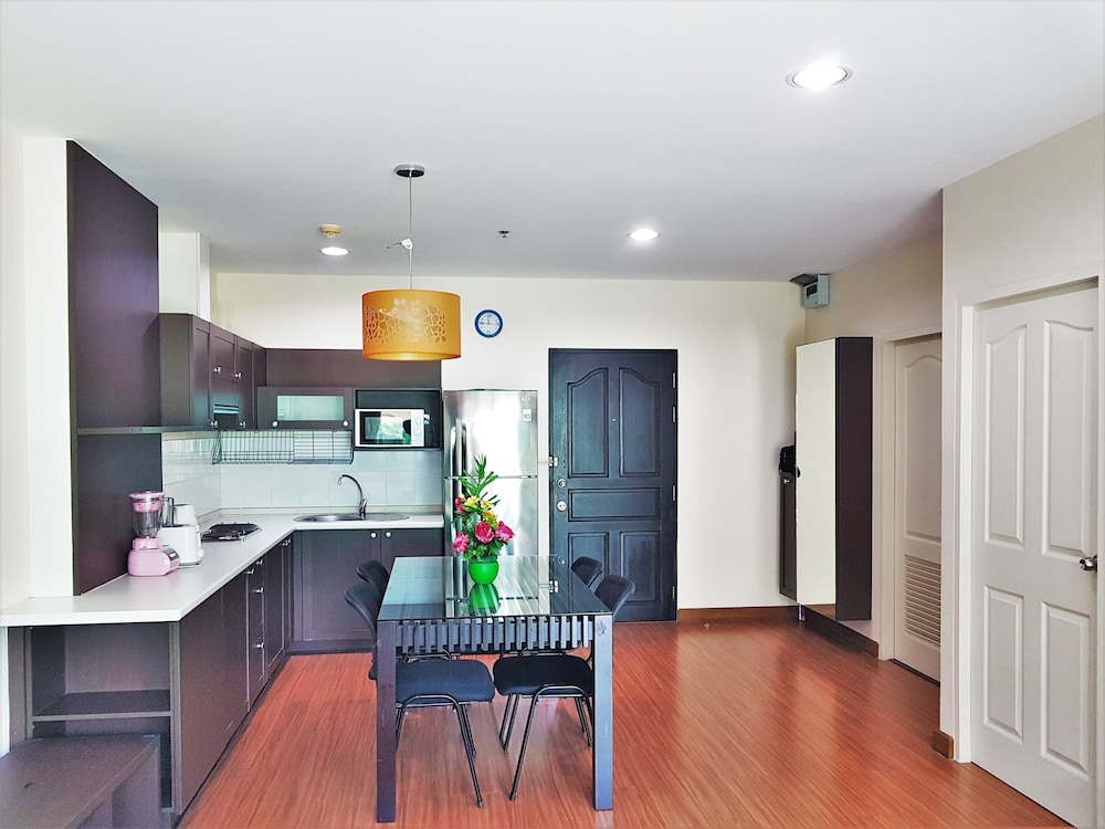 Patong Beach Phuket Villa Condo 33/50