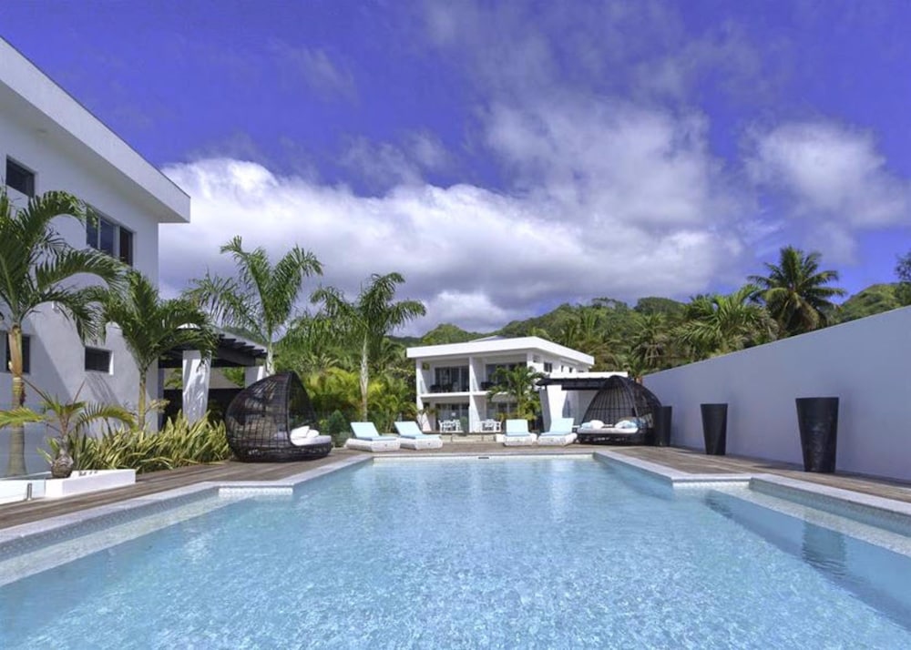 Crystal Blue Lagoon Villas 30/38