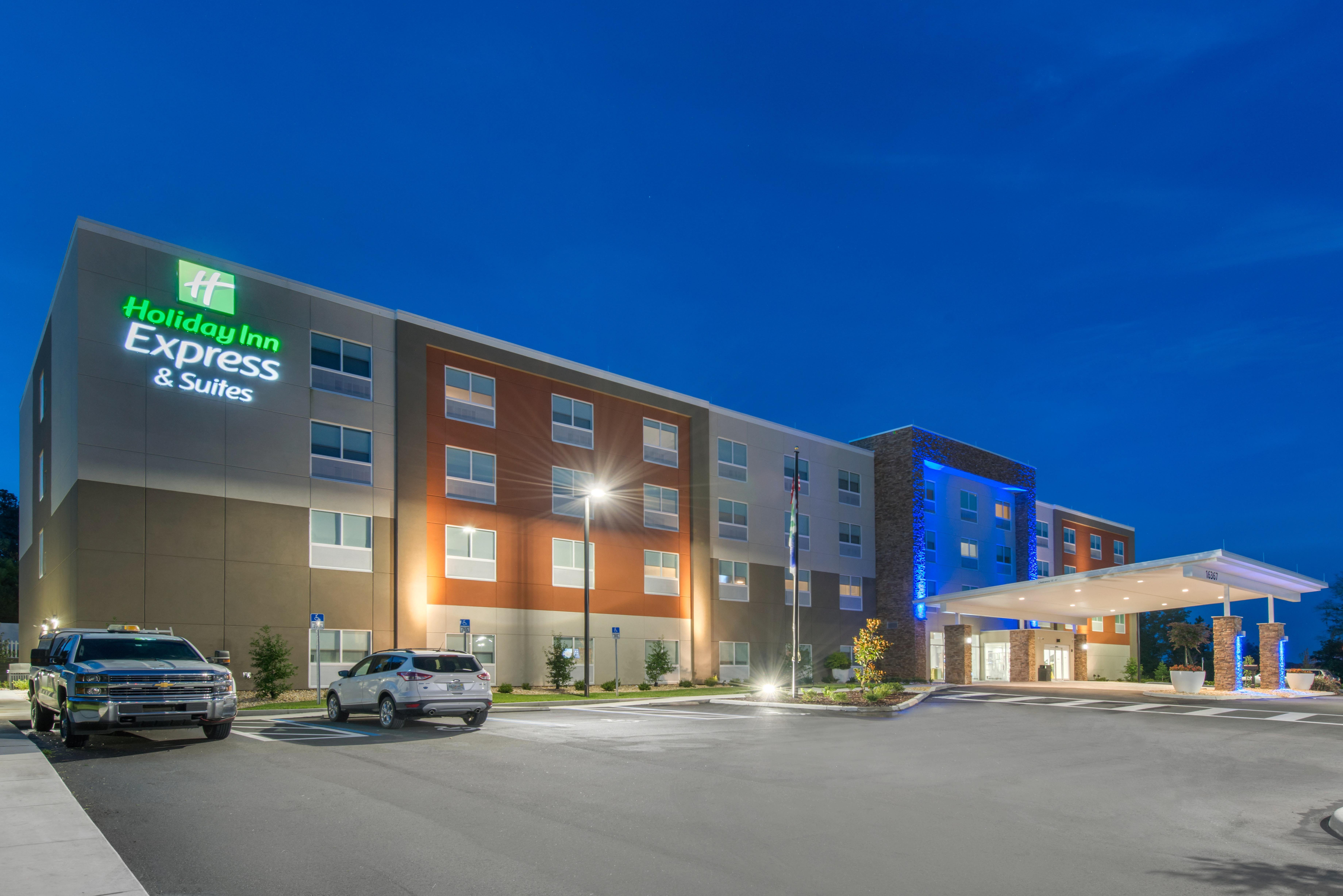 HOLIDAY INN EXPRESS SUITES ALACHUA GAINESVILLE AREA in ALACHUA - FL