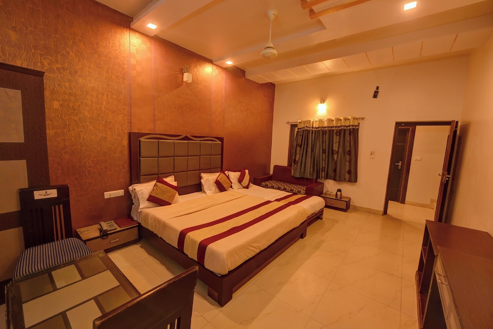 Hotel Dev Residency 13/50