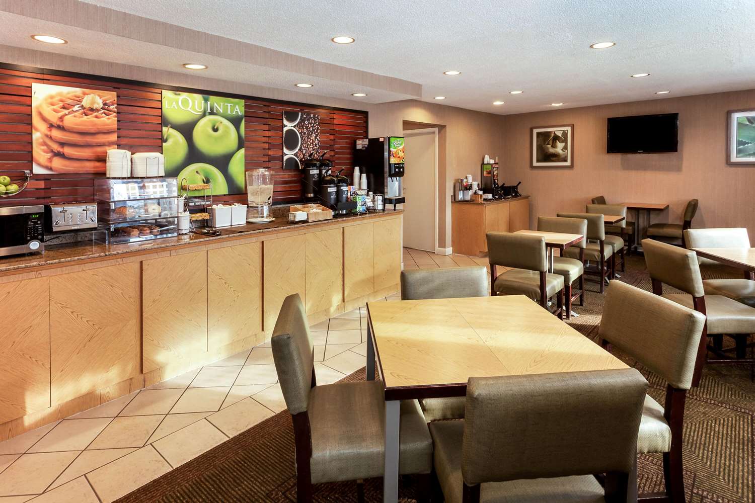 La Quinta Inn Sheboygan 28/42