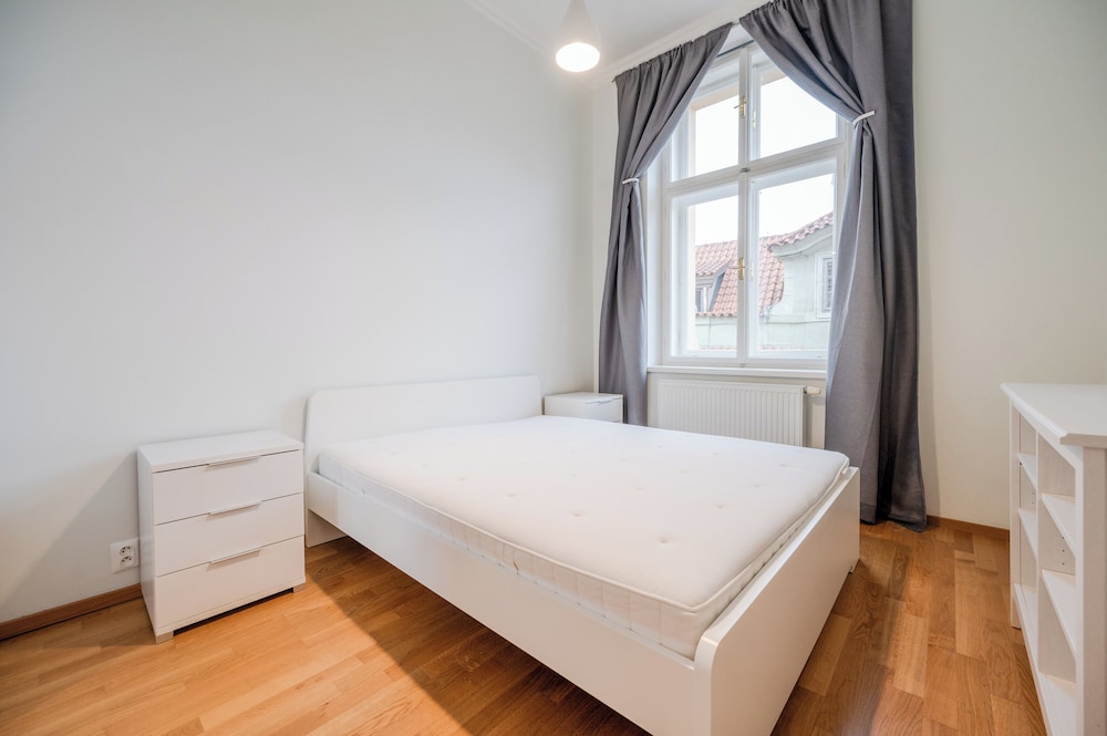 U Tri Pstrosu Hotel 13/50