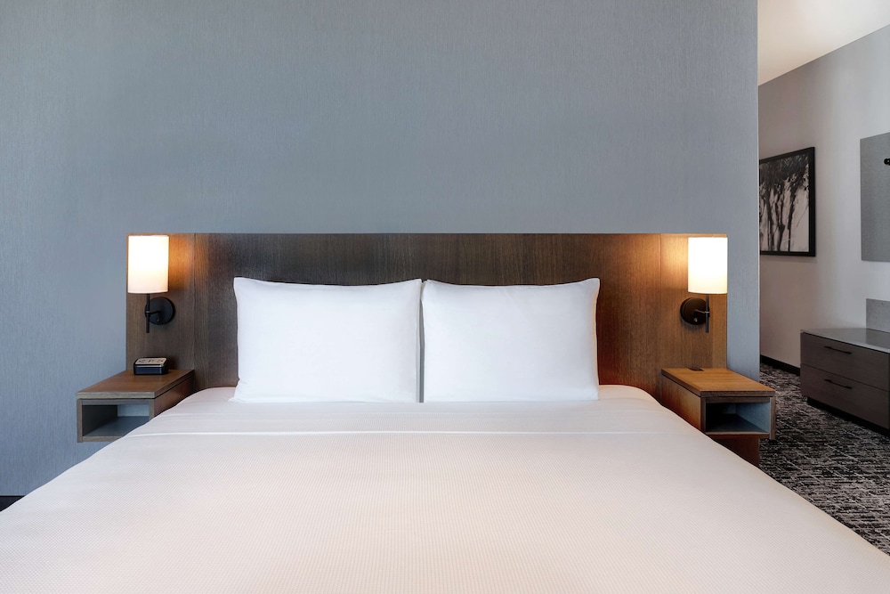 Hyatt Place Ottawa West 12/50