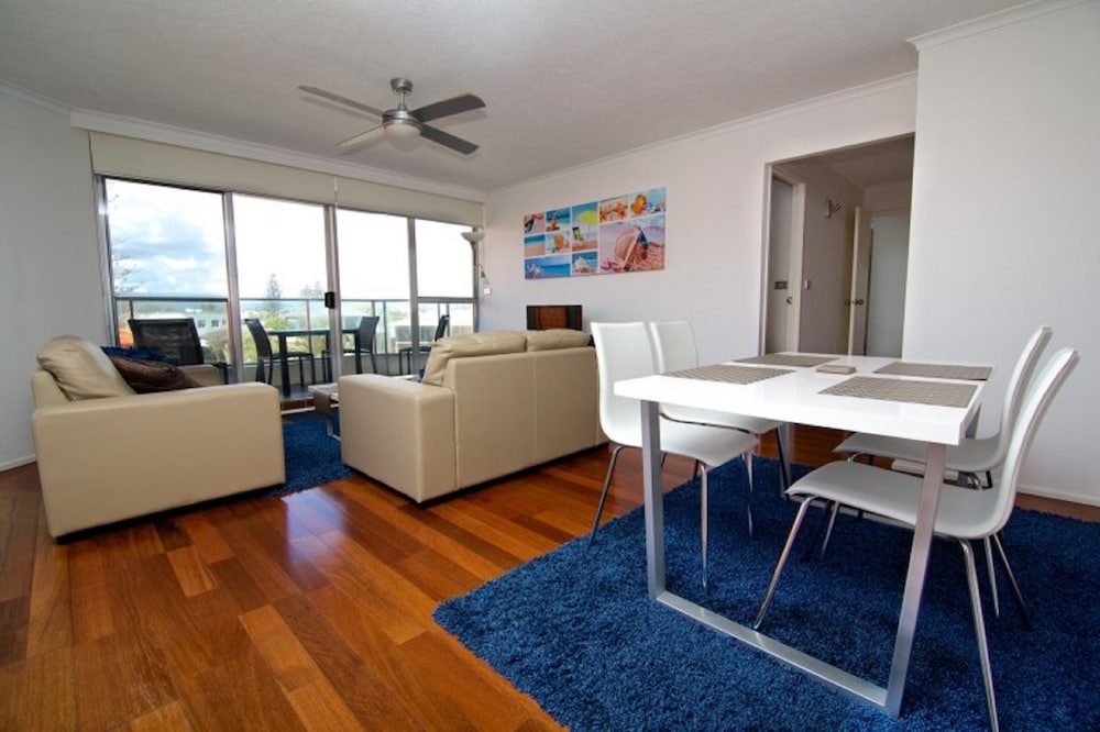 FORESHORE BEACHFRONT APARTMENTS 37/66