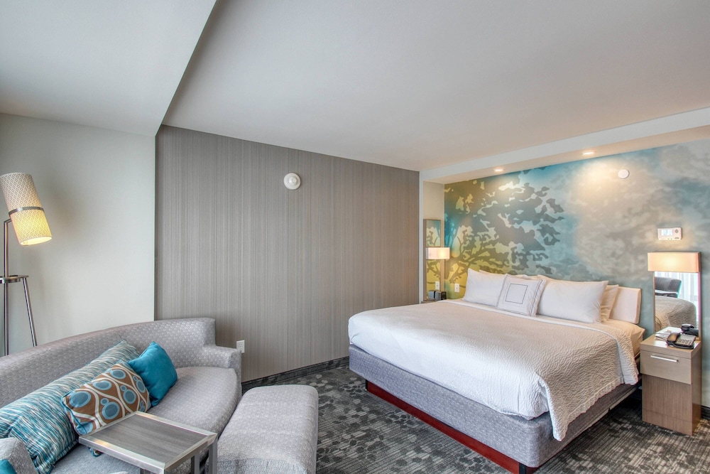 ROOM, KING BED, SOFA, ACCESSIBLE