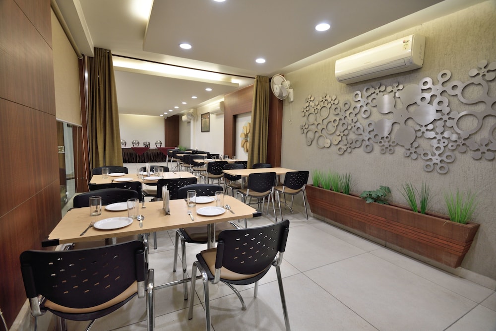 HOTEL ALANKAR PALACE 23/24