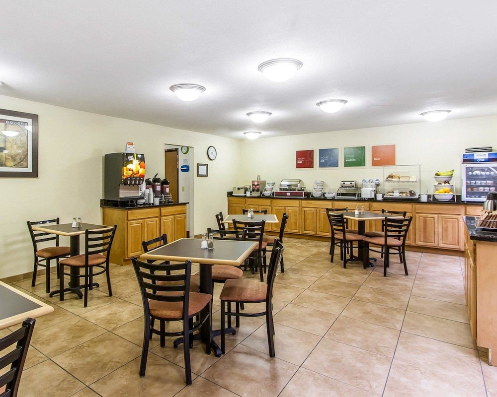 Quality Inn Macomb Near University Area 31/38