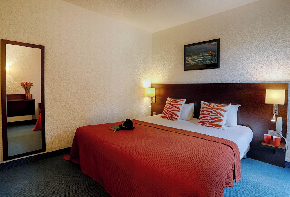 Brit Hotel Le Branhoc 11/62