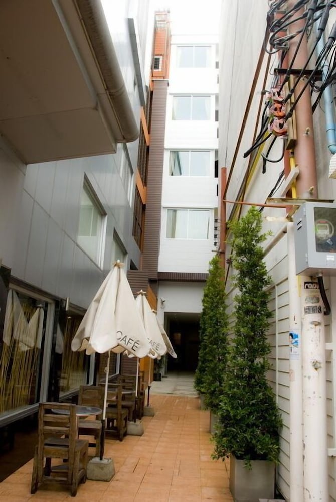 Buddy Boutique Inn 33/34