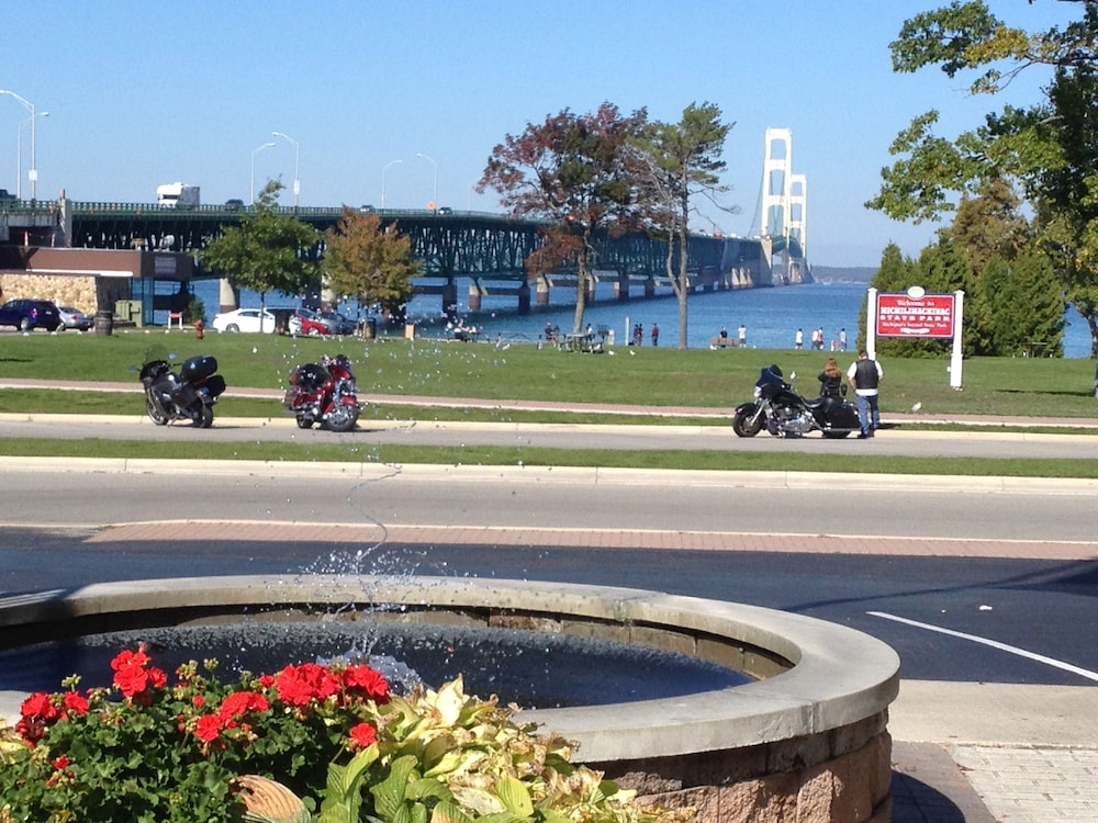 Parkside Inn Bridgeview 52/59