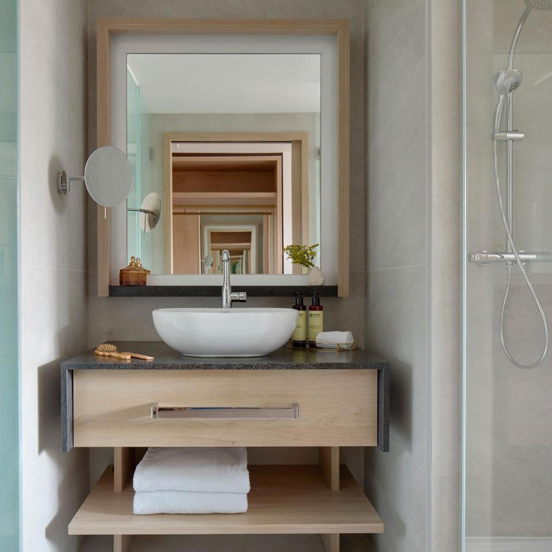 Connecting, Me, Superior, Single Bed، ME Barcelona 3/4