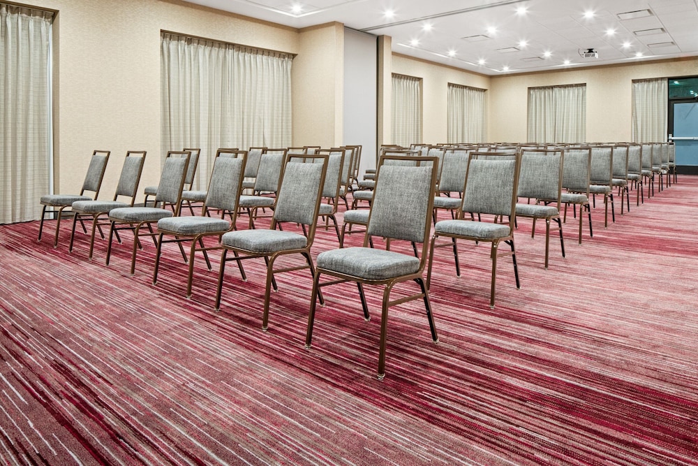 Courtyard by Marriott Houston Northeast 27/32