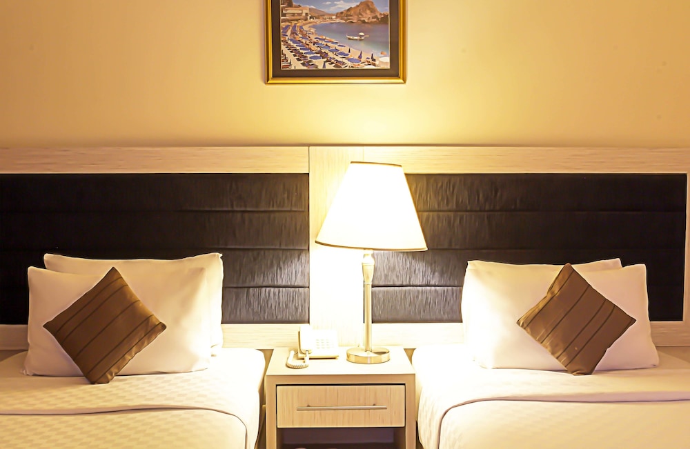 Royal Hotel and Villa Batu 26/61
