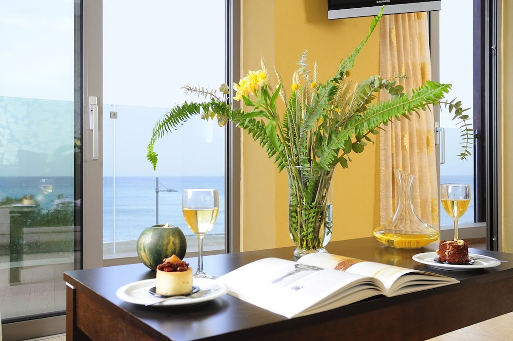 Steris Beach photo2