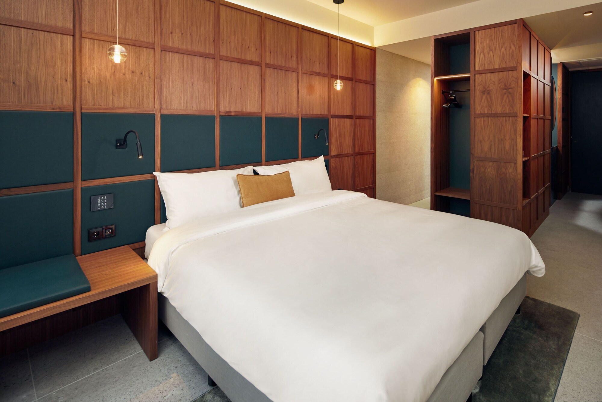 COMFORT, DOUBLE BED