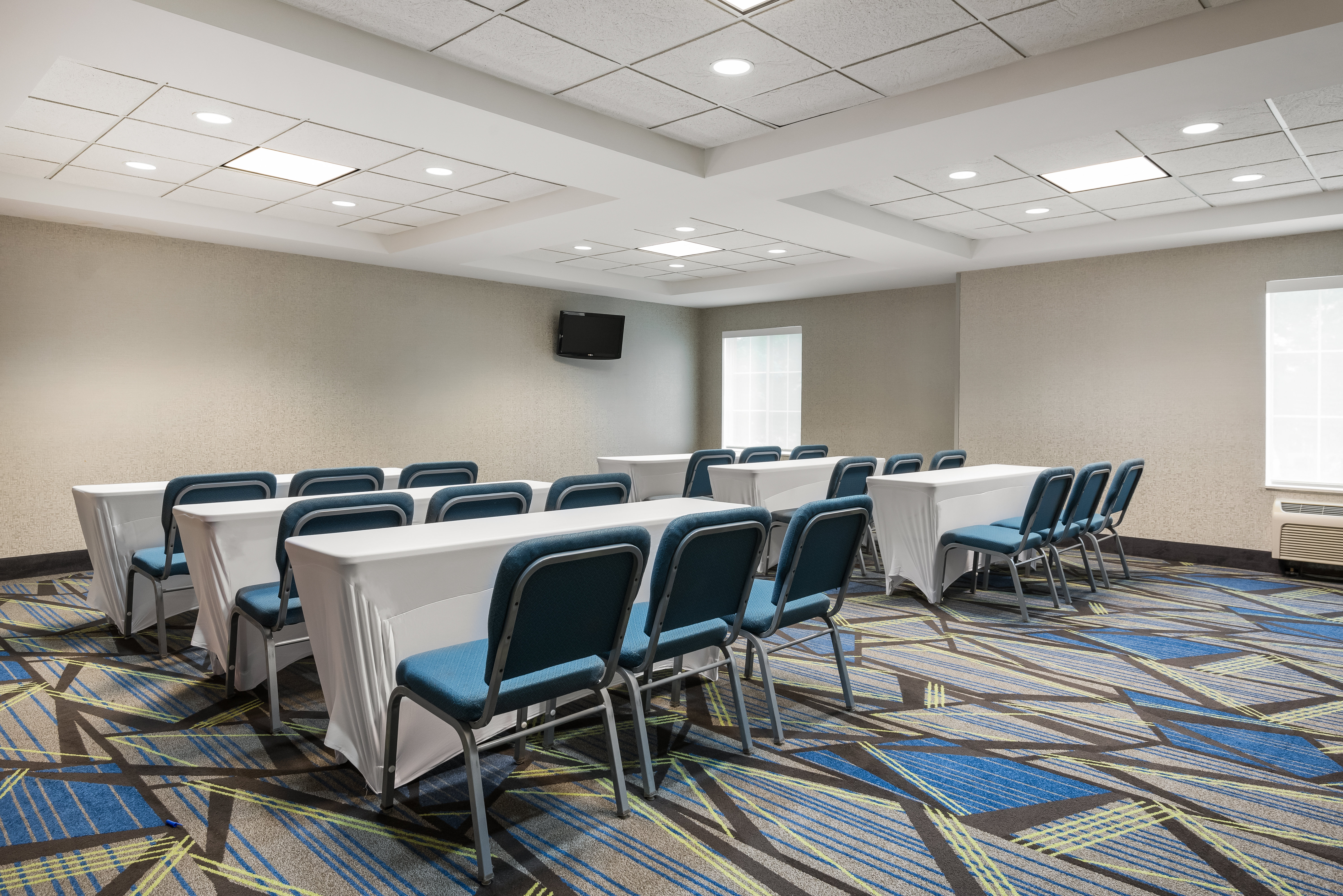 Holiday Inn Express Charlotte West - Gastonia, an IHG Hotel 68/80