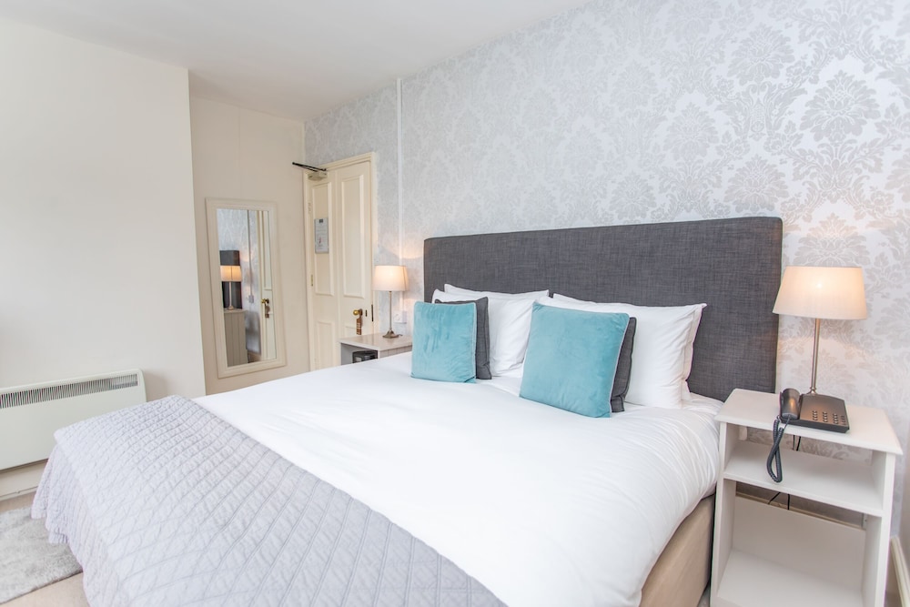HAWTHORN, DELUXE, SUITE