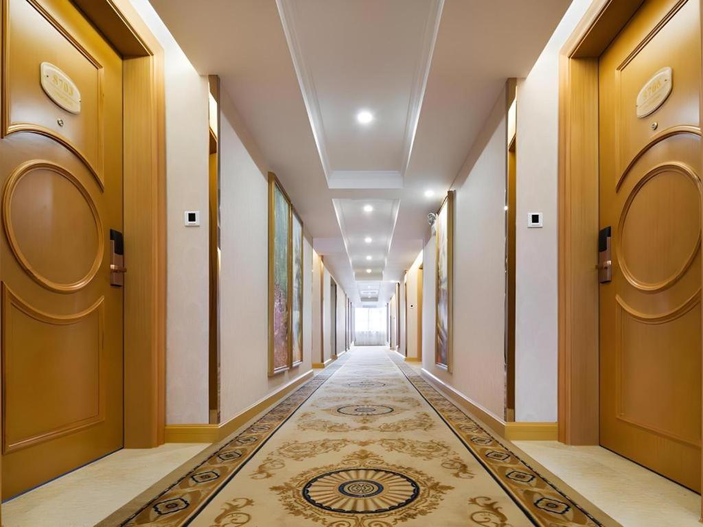 Vienna hotel (Huidong and run pedestrian street) 图片3