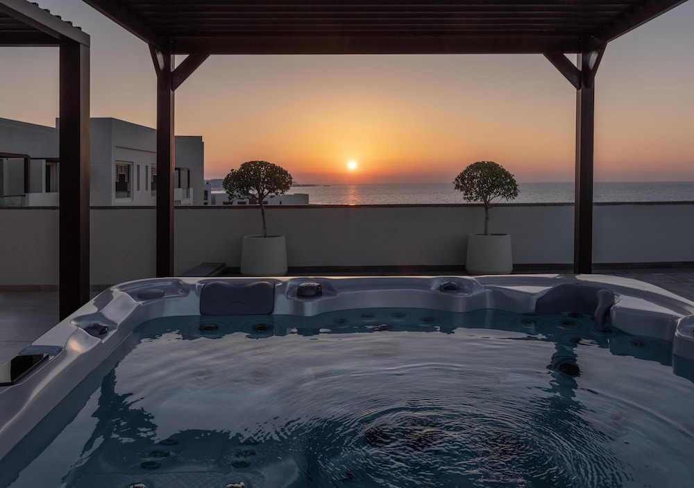 swimming pool spa