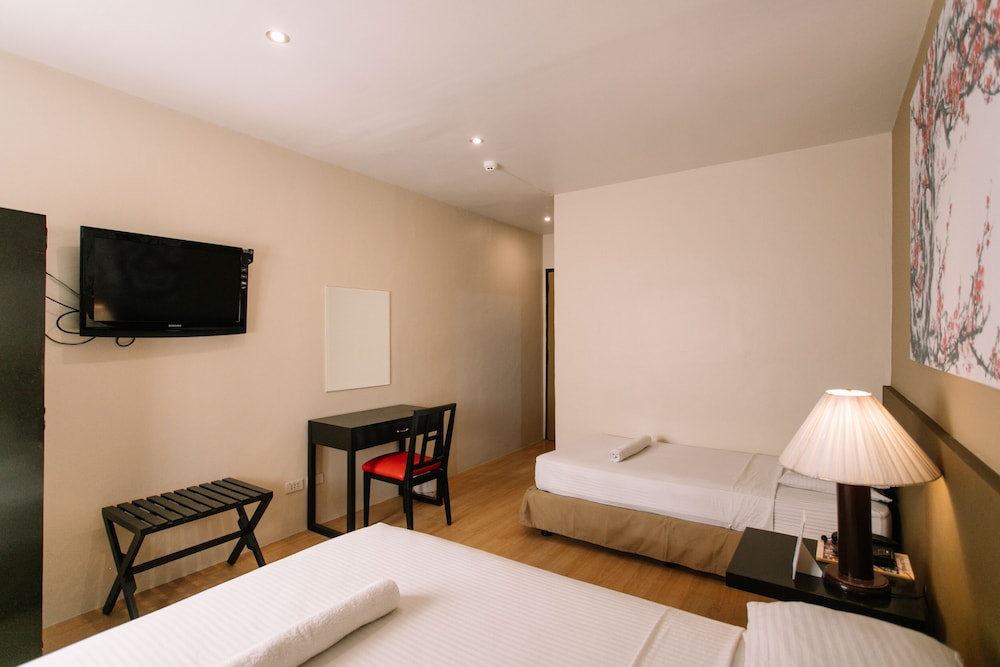 Dynasty Tourist Inn 15/69