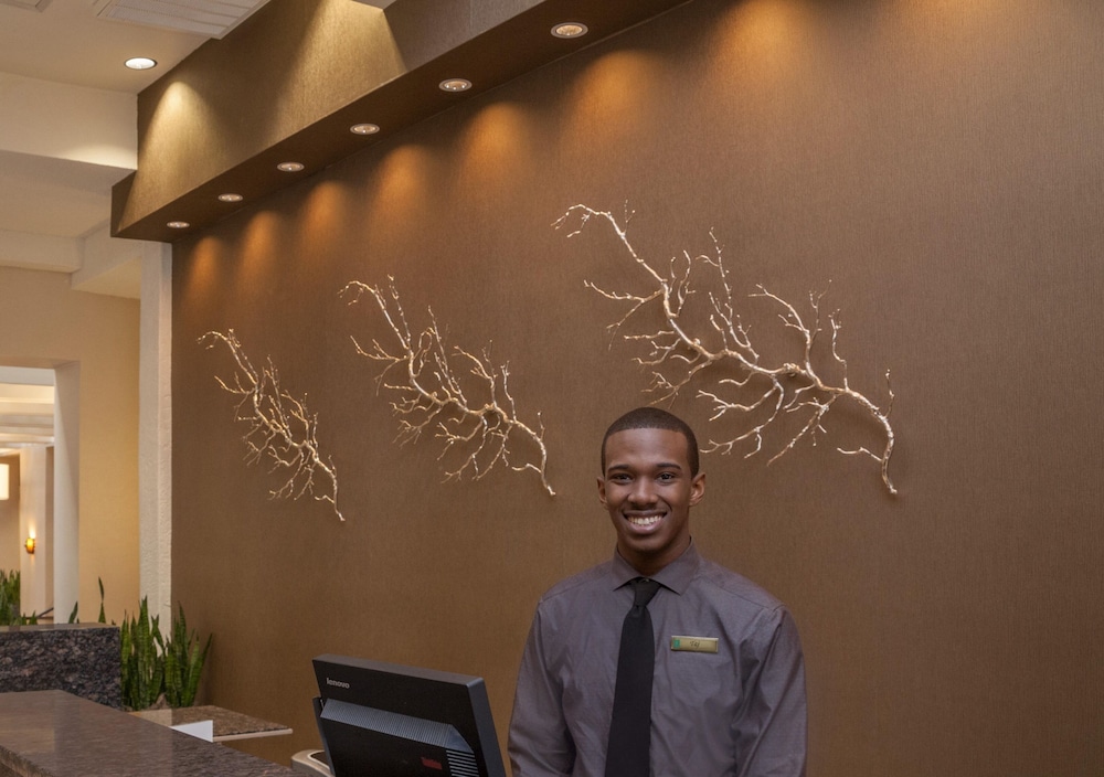 Embassy Suites Baton Rouge 21/47