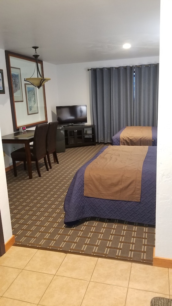Valley Hi Motel 30/64