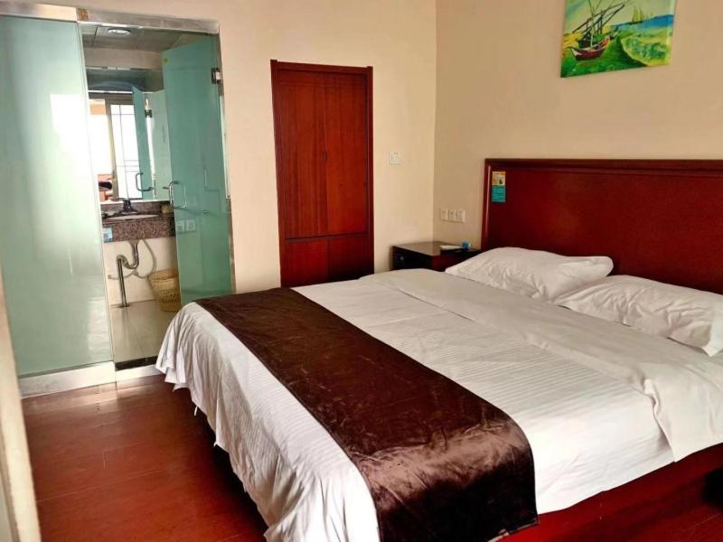 GreenTree Inn Handan Train Station Express Hotel 42/77