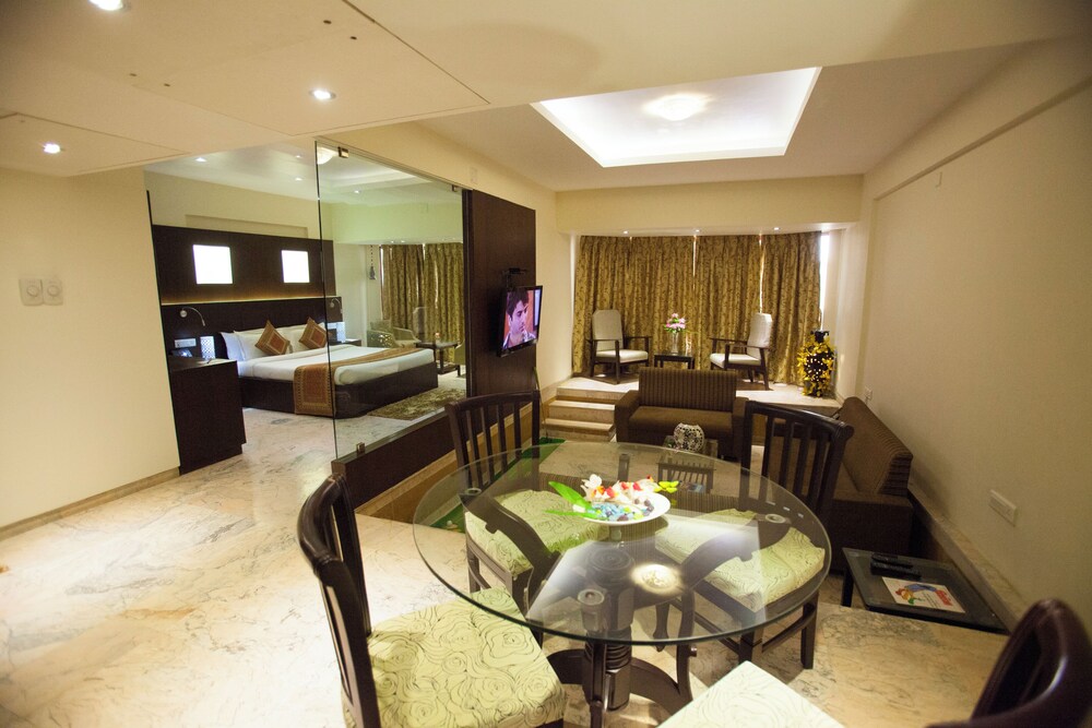 The Oasis Hotel 18/31