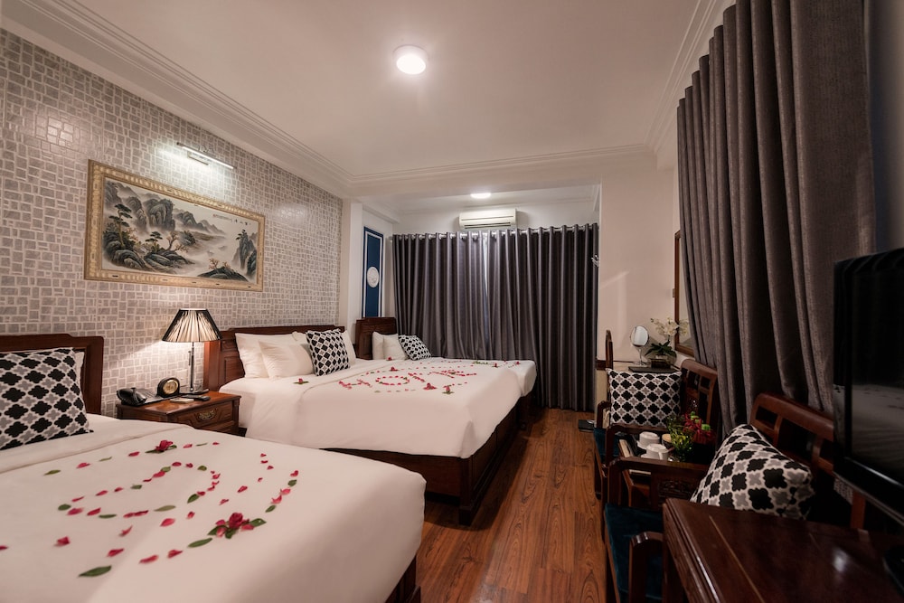 Prince Ii Hotel 11/56