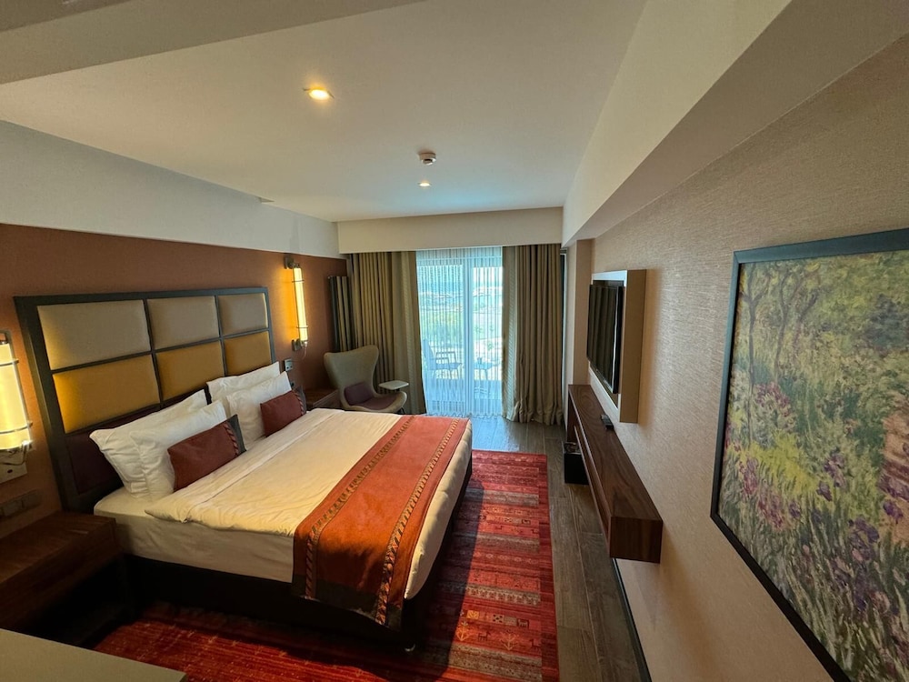 غرفة ركنية بسرير كينج بشرفة بإطلالة جزئية على البحر، Sile Gonen Hotel 3/10