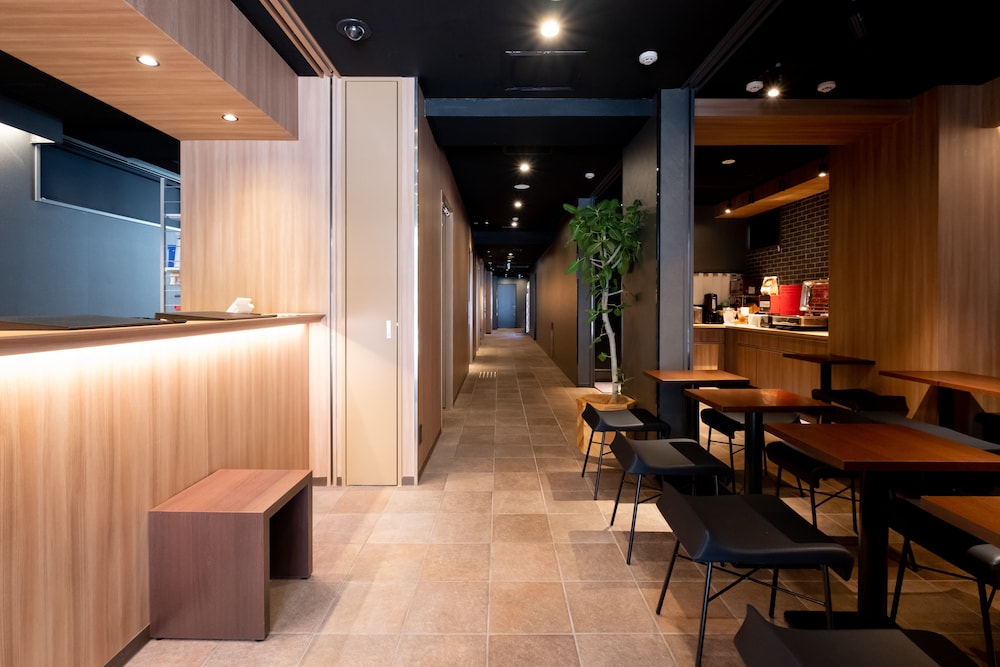 Nipponbashi Crystal Hotel 35/50
