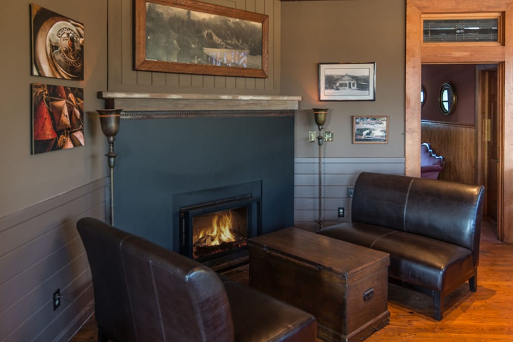 Jenner Inn 54/78