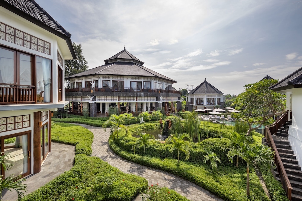 Swan Paradise A Pramana Experience 41/50