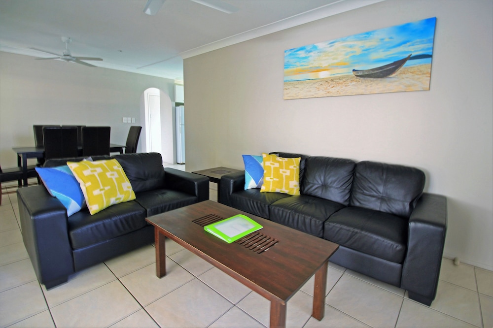 Nobby Beach Holiday Village 32/50