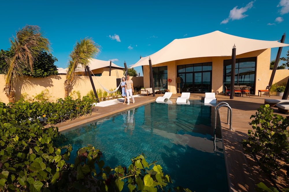 Bab Al Nojoum Hudayriyat Villas 57/62