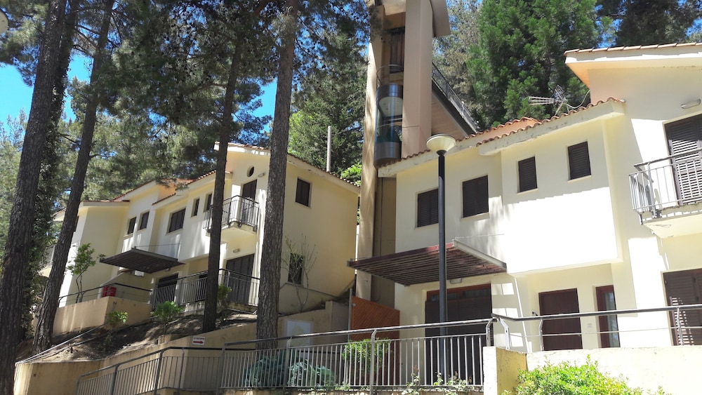 Poed Residence 5/50