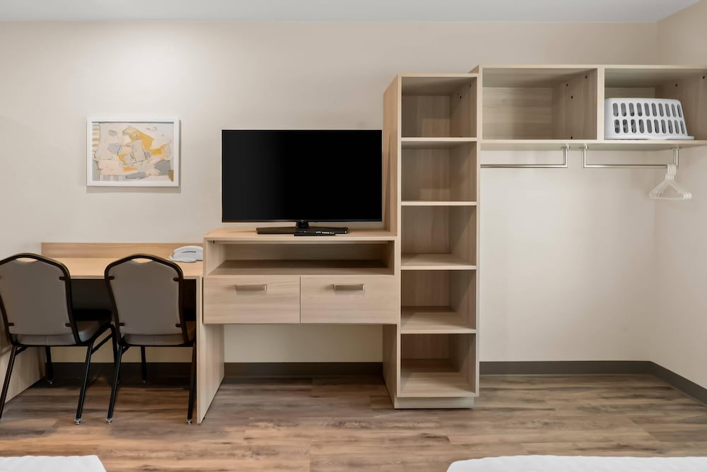 WoodSpring Suites Greenville Airport 30/42