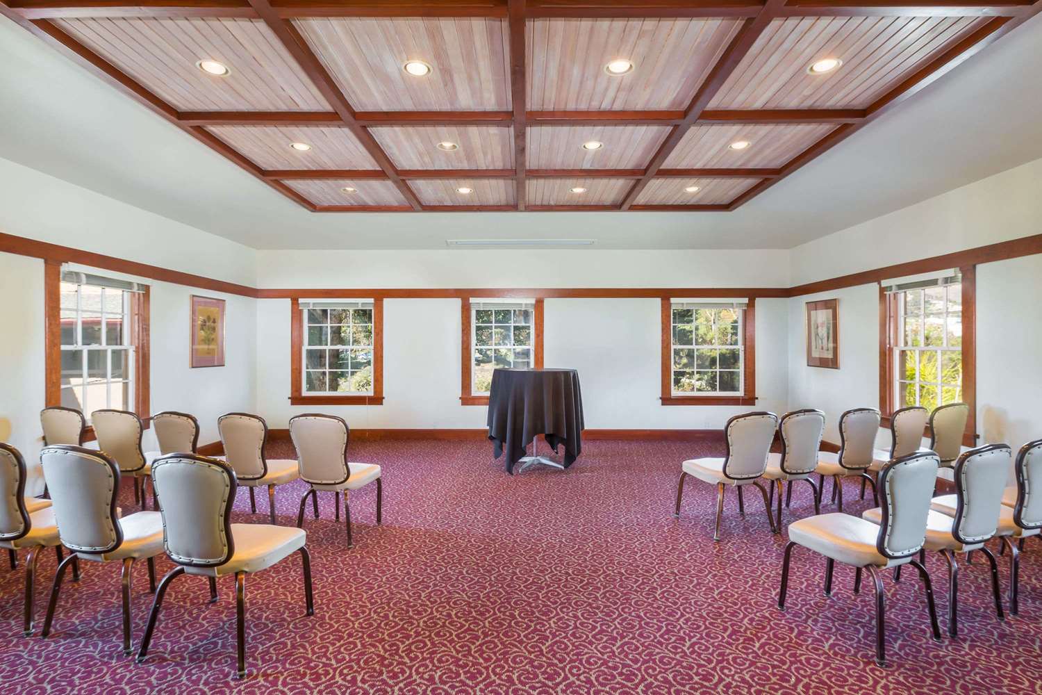 The Pierpont Inn 32/61