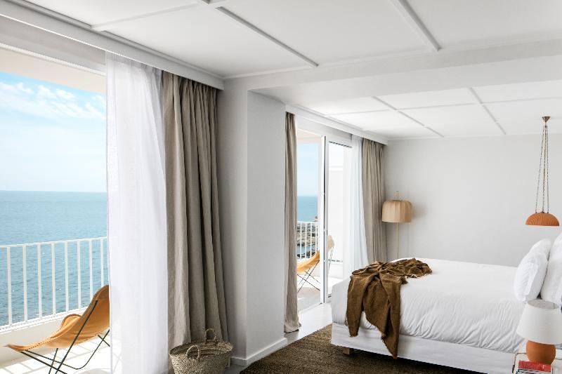 Suite, Sea Floor
